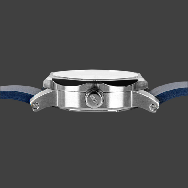 WRAITH AUTOMATIC STEEL White/Cobalt 46MM