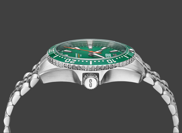 REEF X AUTOMATIC DIVER - Emerald Green 43MM Jubilee Bracelet